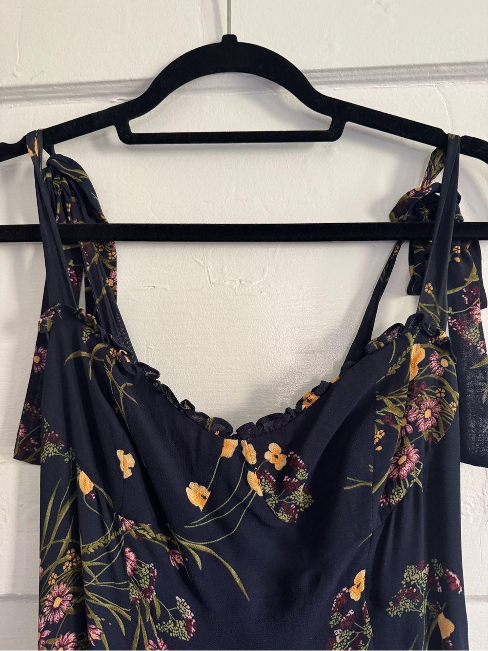 Reformation Niki Floral Tie-Shoulder Midi Dress - Picture 4 of 9